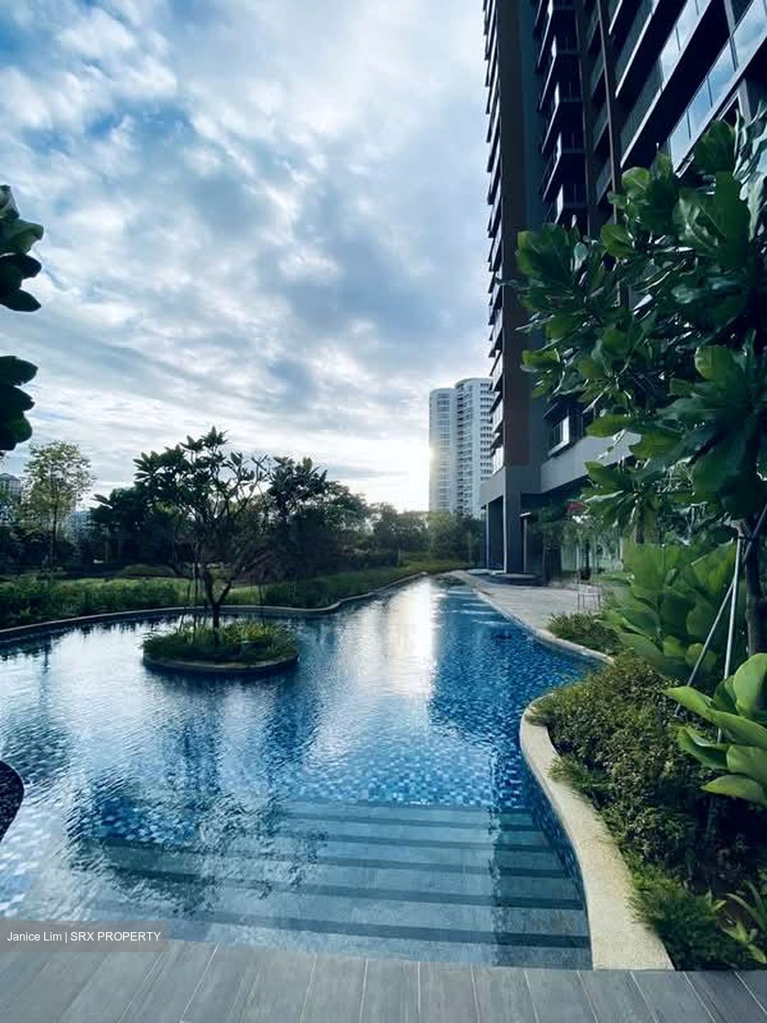 Amo Residence (D20), Apartment #527272031